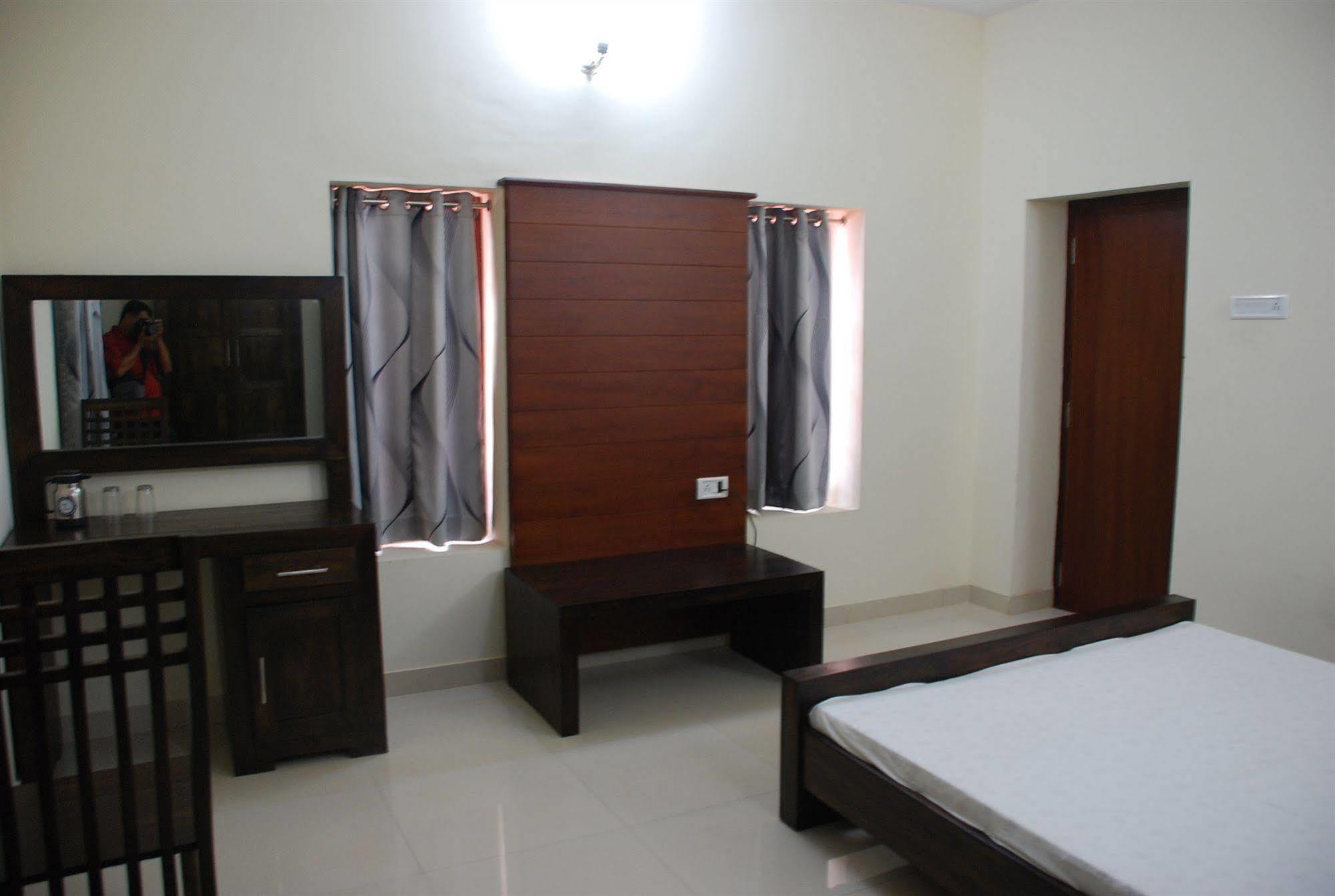 Oyo Home 63551 Pleasant Stay Near Fort Kochi Beach Екстериор снимка