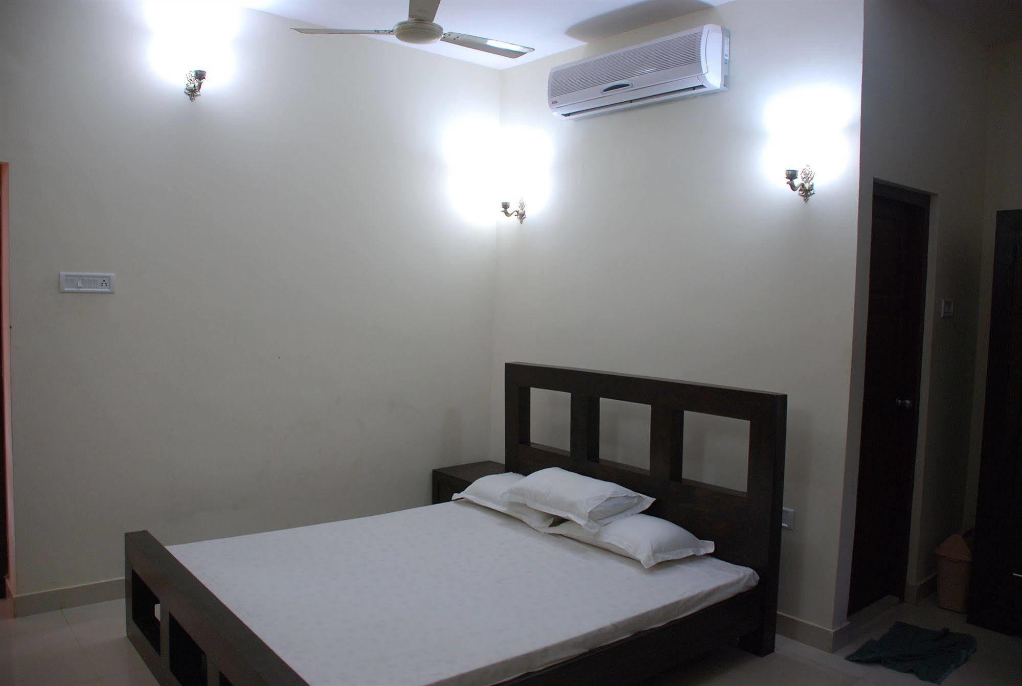 Oyo Home 63551 Pleasant Stay Near Fort Kochi Beach Екстериор снимка