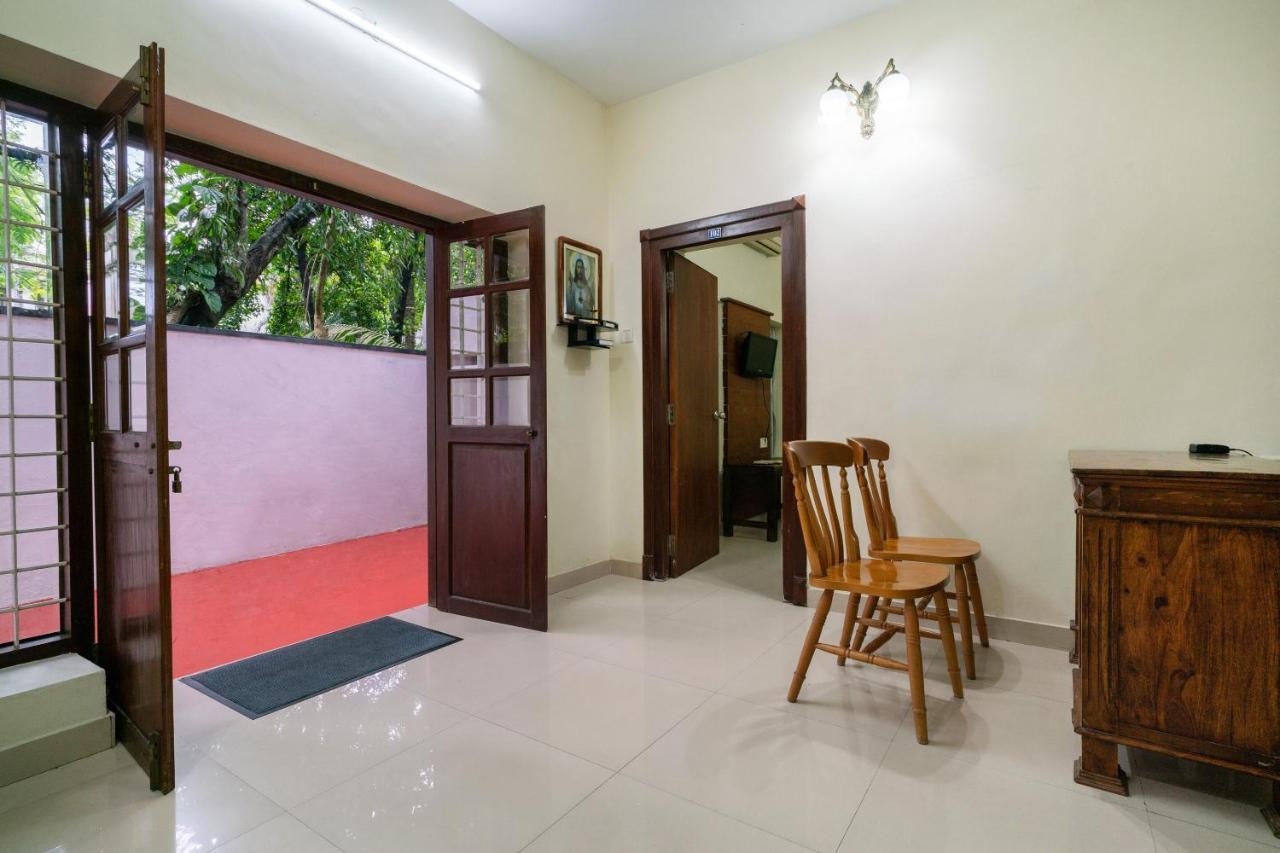 Oyo Home 63551 Pleasant Stay Near Fort Kochi Beach Екстериор снимка